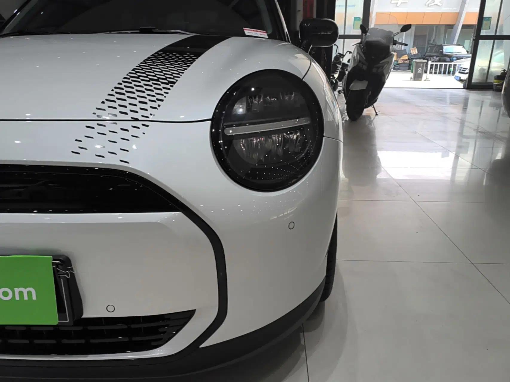 MINI Electric COOPER 2025 456km COOPER E Classic Style — миниатюра 9