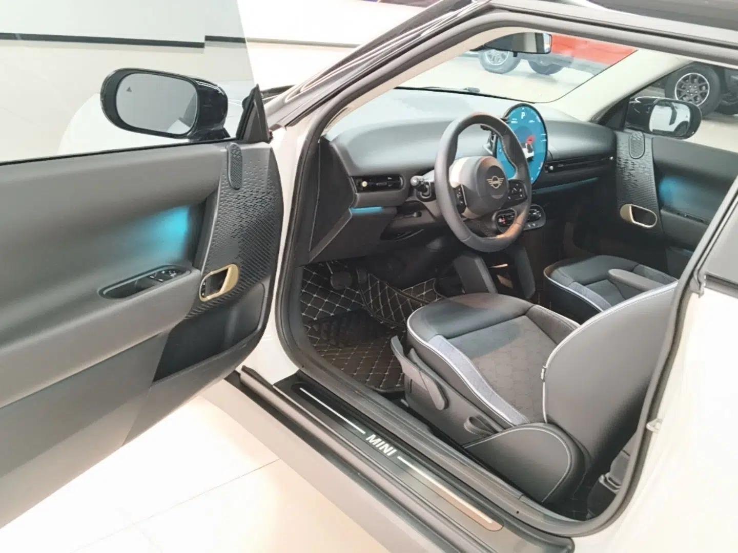 MINI Electric COOPER 2025 456km COOPER E Classic Style — миниатюра 19