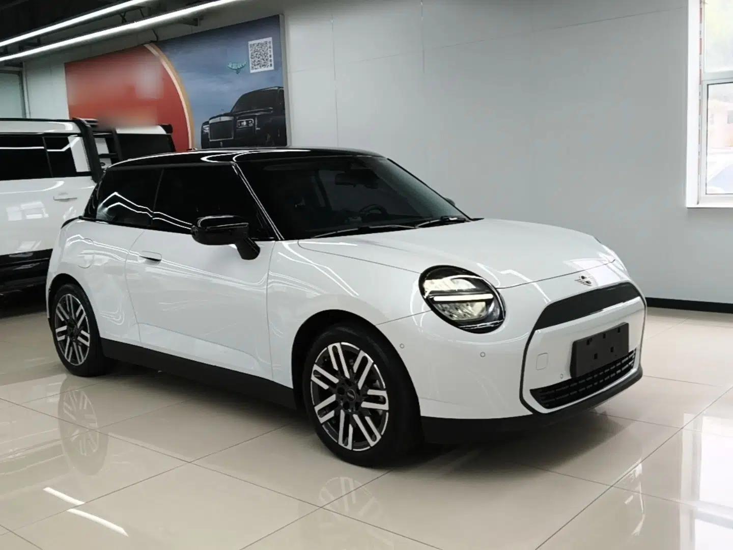 MINI Electric COOPER 2025 456km COOPER E Classic Style — миниатюра 3
