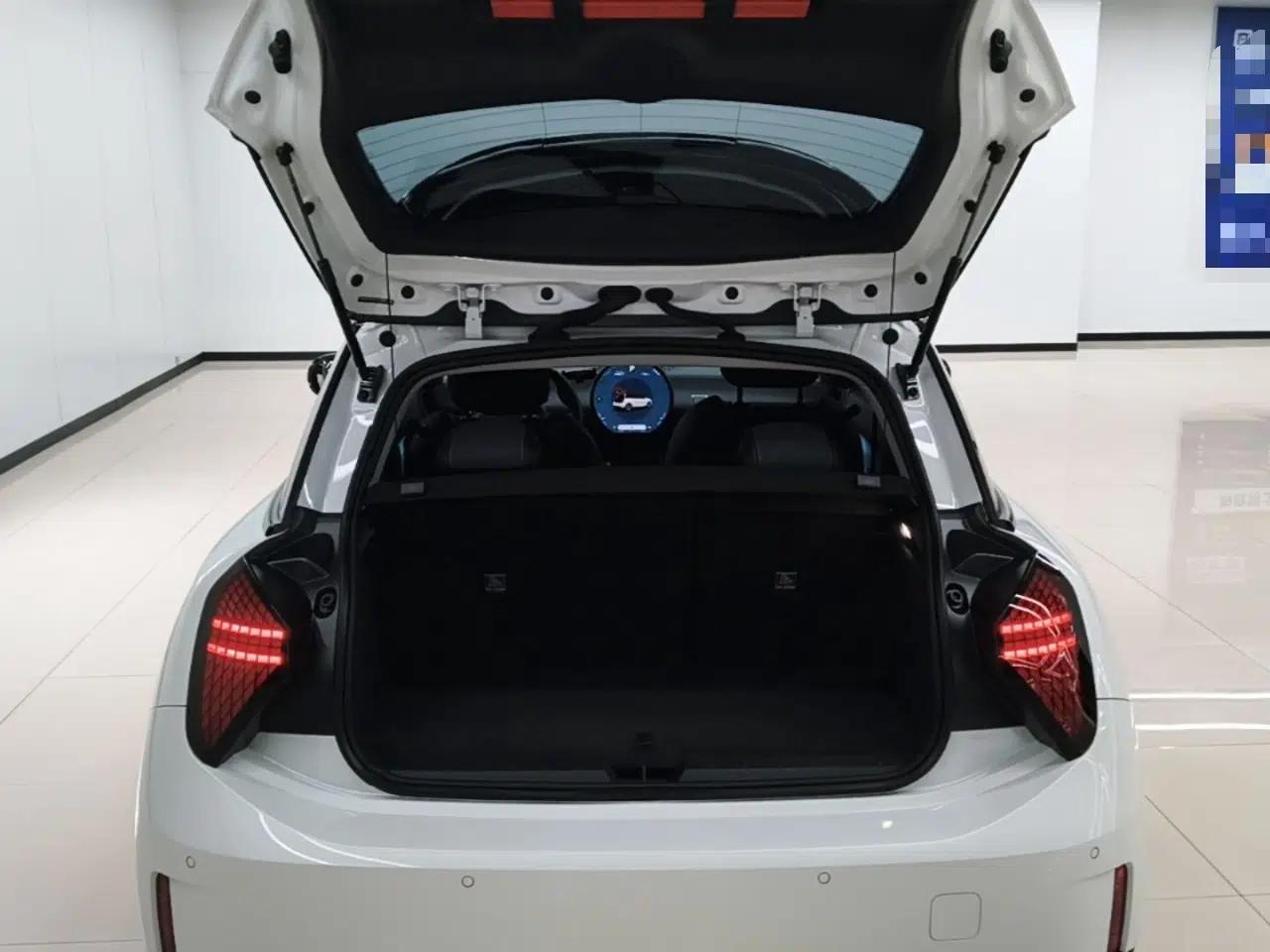 MINI Electric COOPER 2025 456km COOPER E Classic Style — миниатюра 22