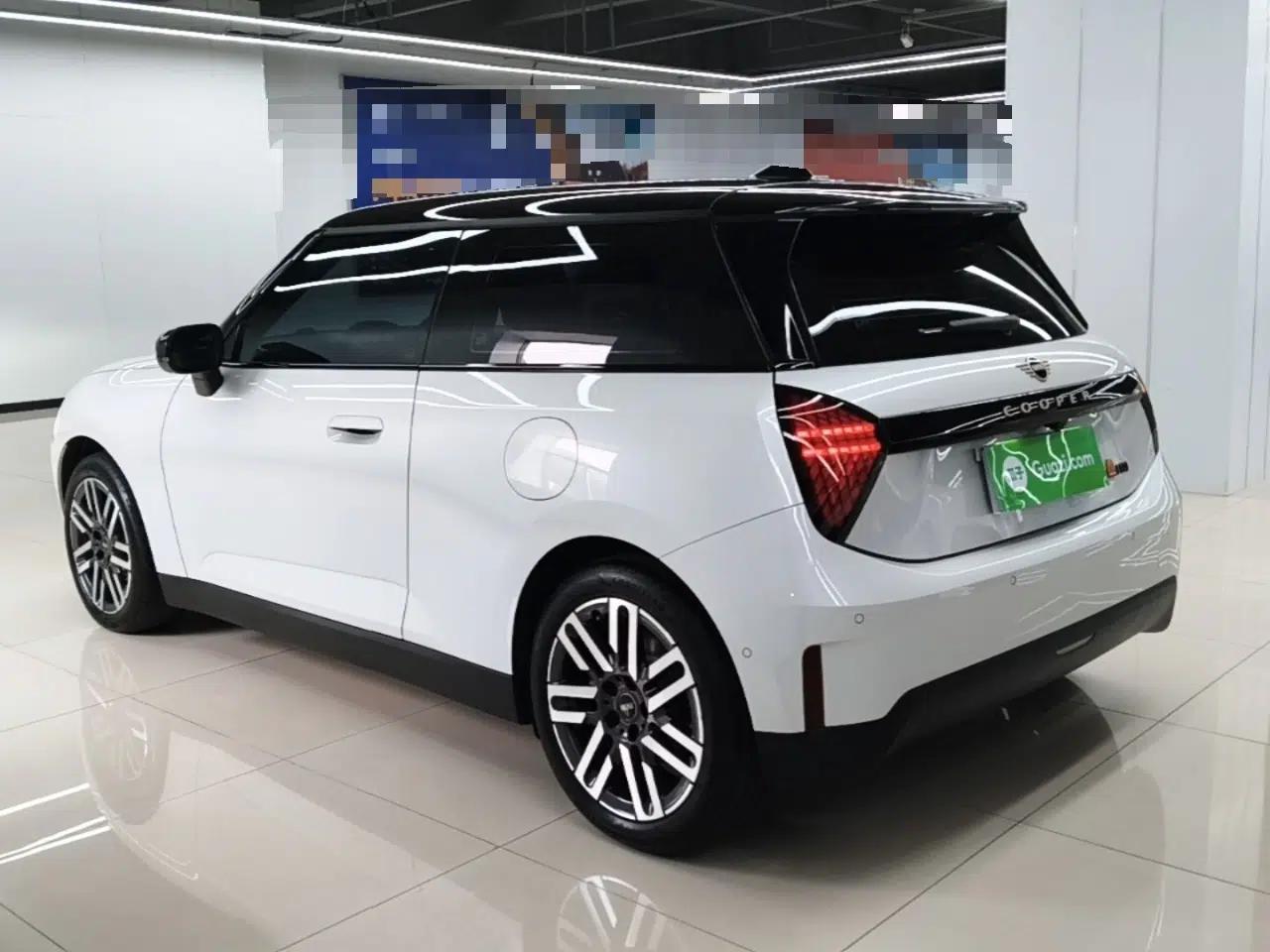 MINI Electric COOPER 2025 456km COOPER E Classic Style — миниатюра 4