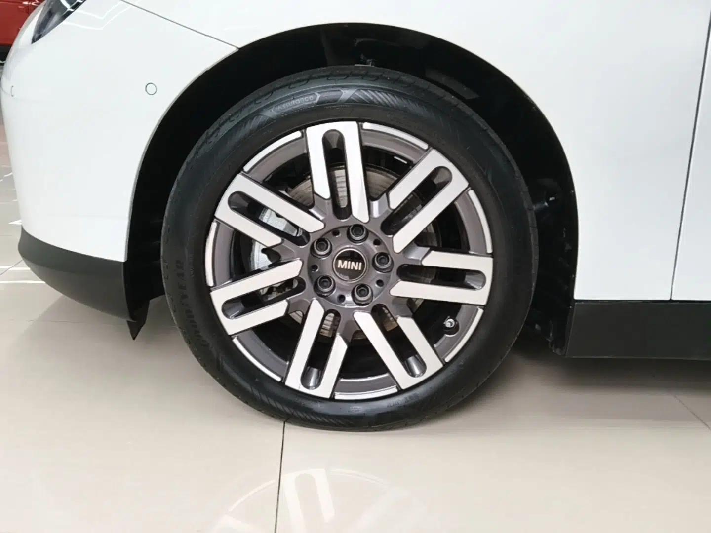 MINI Electric COOPER 2025 456km COOPER E Classic Style — миниатюра 8