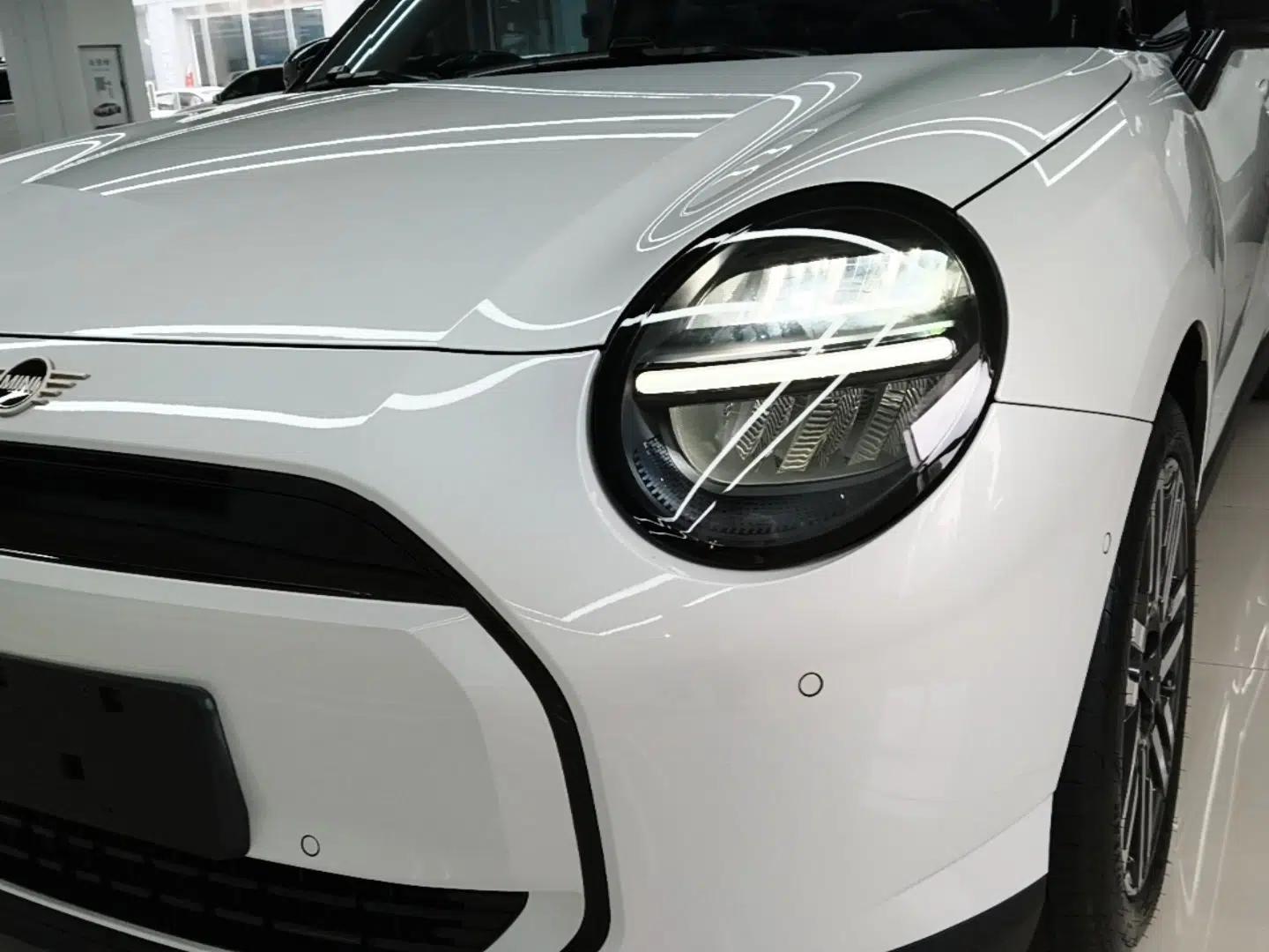MINI Electric COOPER 2025 456km COOPER E Classic Style — миниатюра 9