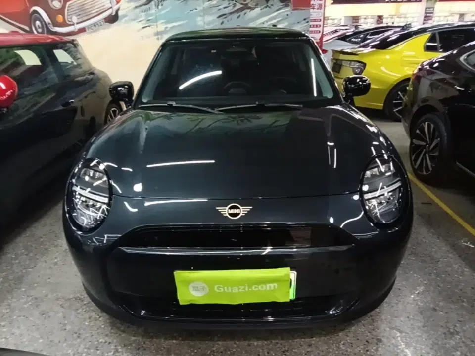 MINI Electric COOPER 2024 456km COOPER E Classic Edition — миниатюра 2