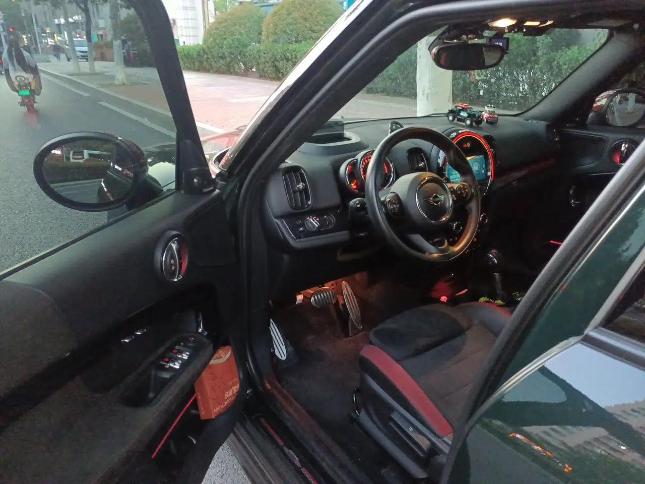 MINI JCM COUNTRYMAN 2018 2.0T JOHN COOPER WORKS ALL-IN — миниатюра 17