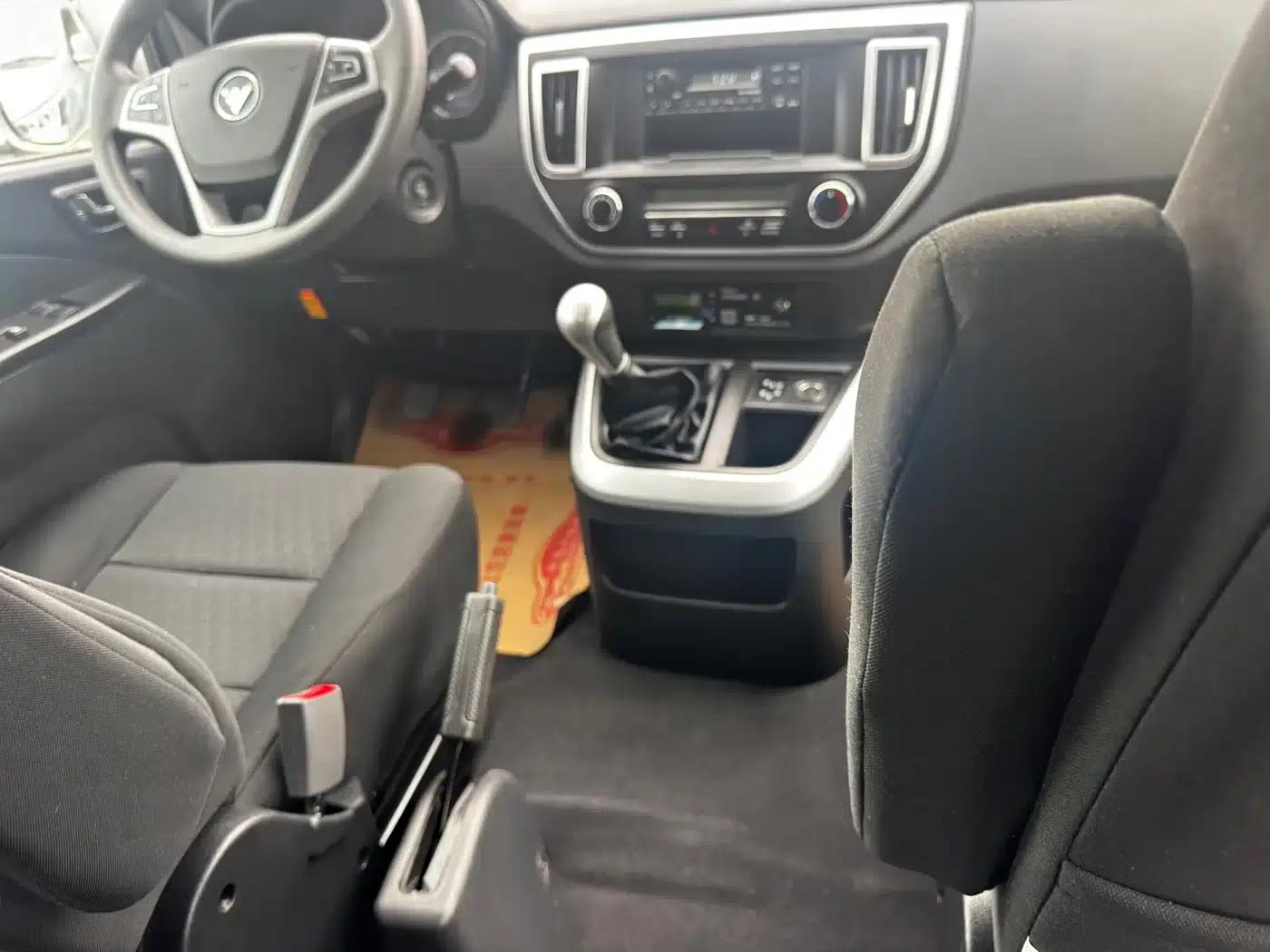 Fengjing G5 2024 2.0L Gasoline Commercial Vehicle Edition with 10 Seats and Window Display (DAN20L) — миниатюра 6