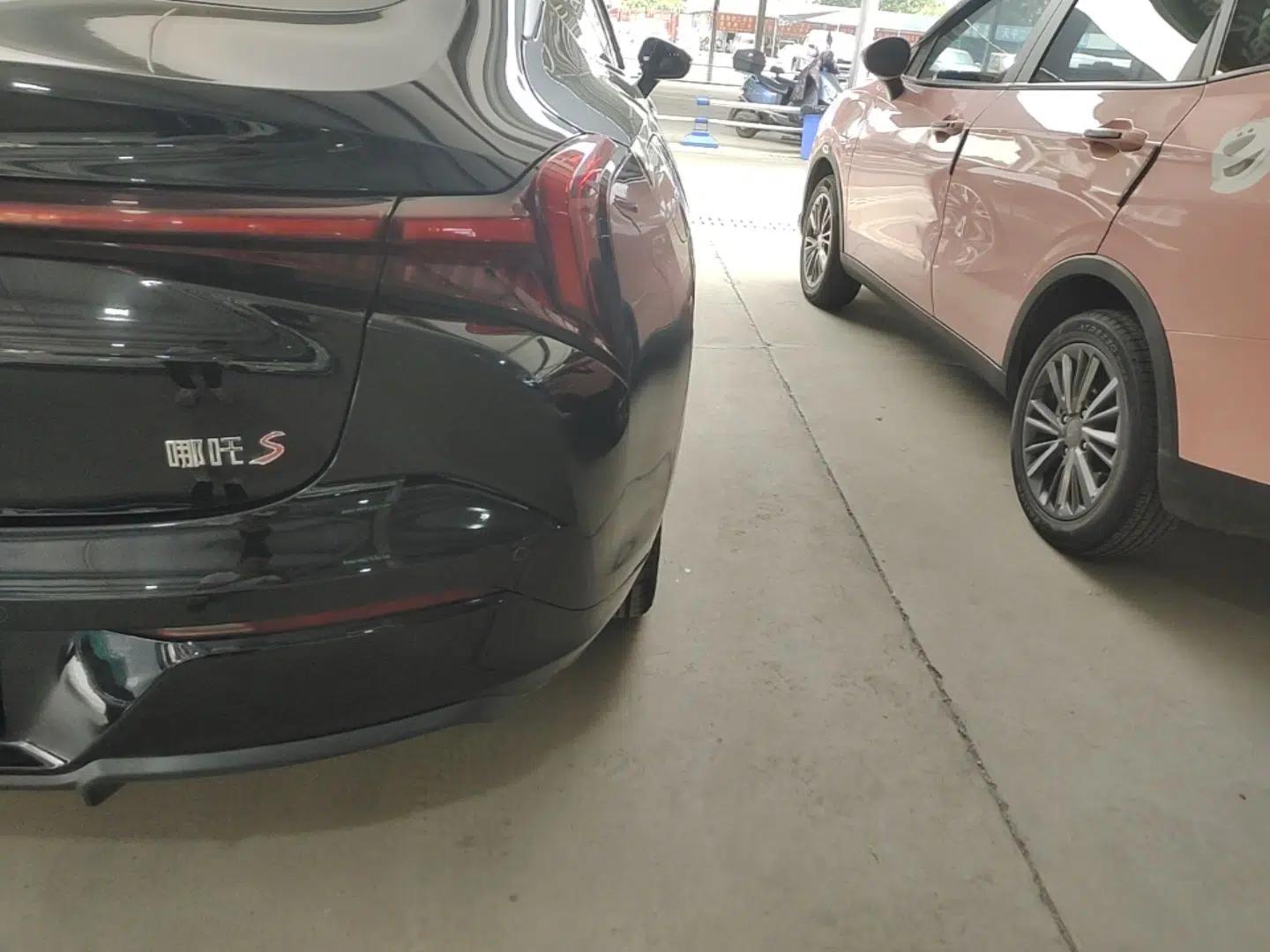 NETA S 2024 Pure Electric 520km Rear-Drive Lite Version — миниатюра 7