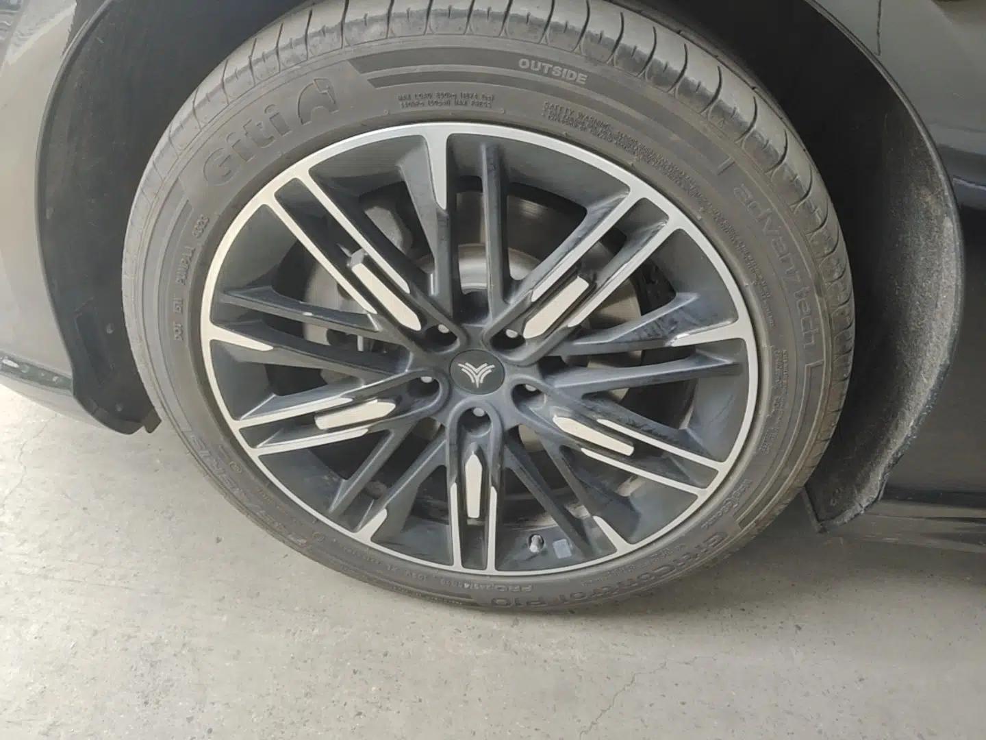 NETA S 2024 Pure Electric 520km Rear-Drive Lite Version — миниатюра 8