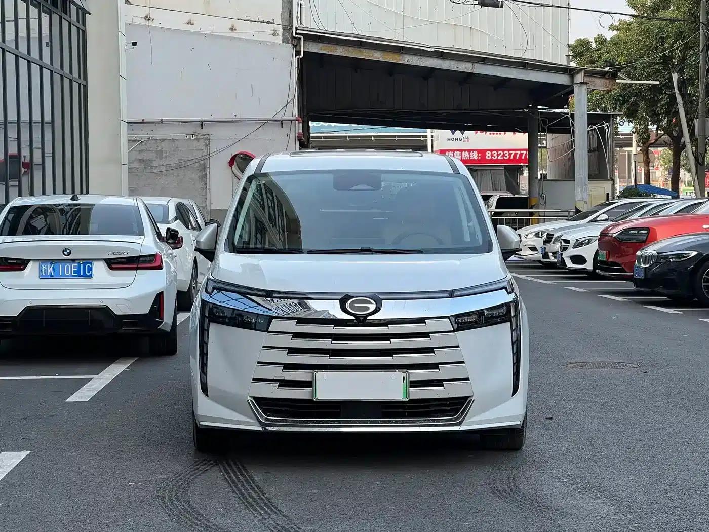 Trumpchi E8 PHEV 2024 Model 150km Dragon Glory Edition — миниатюра 2