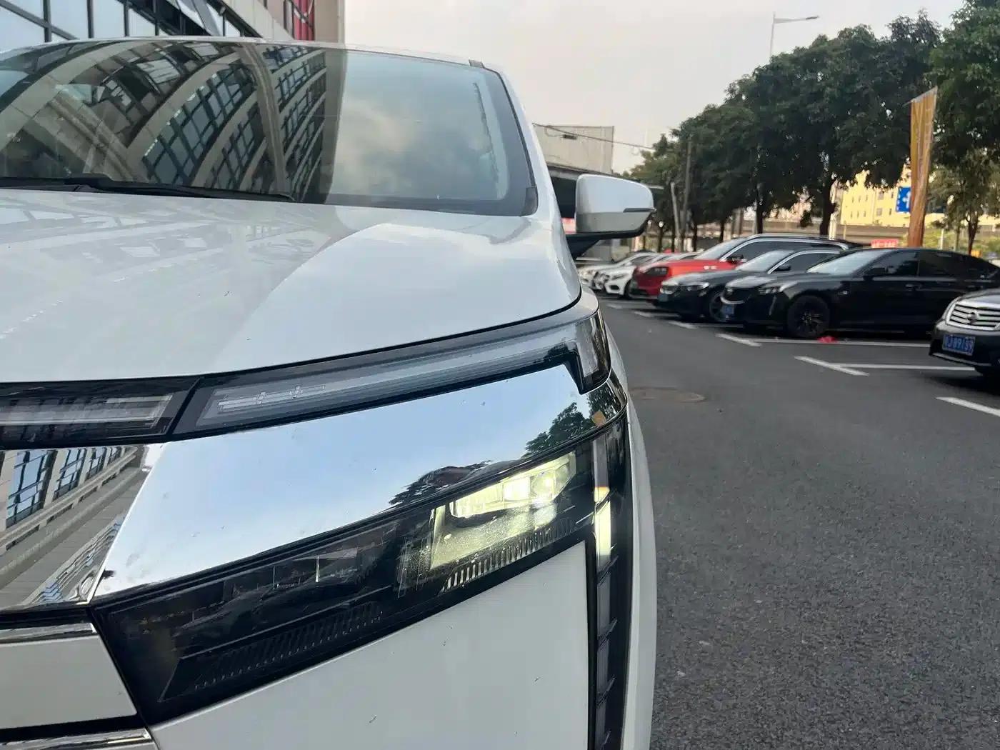Trumpchi E8 PHEV 2024 Model 150km Dragon Glory Edition — миниатюра 16