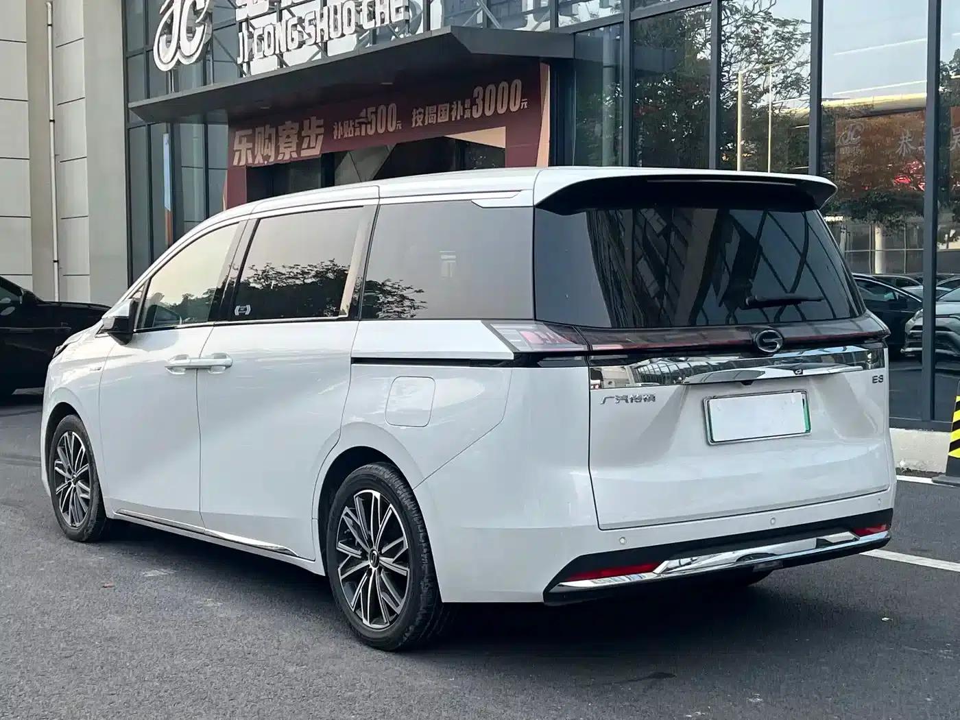 Trumpchi E8 PHEV 2024 Model 150km Dragon Glory Edition — миниатюра 4
