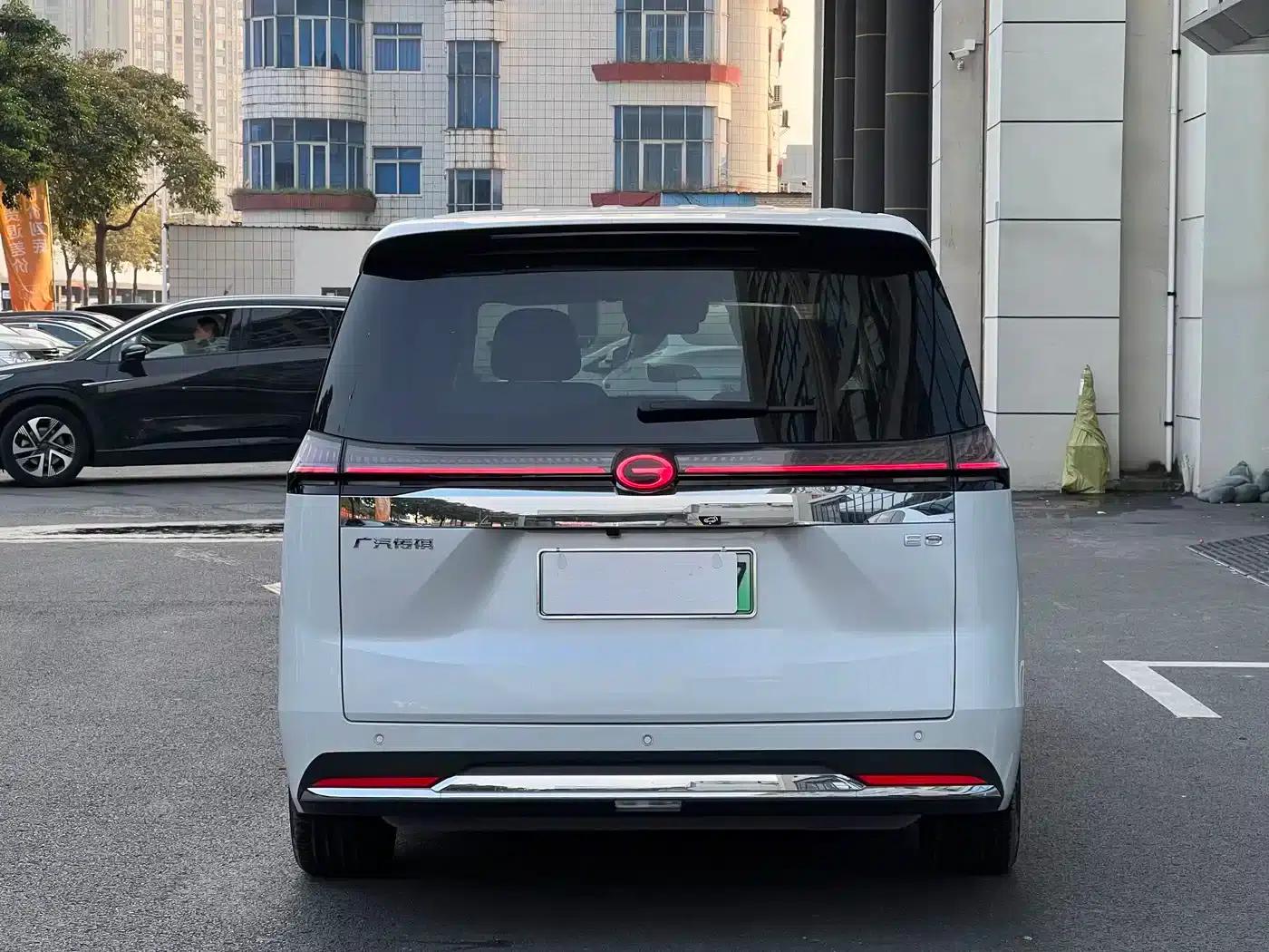 Trumpchi E8 PHEV 2024 Model 150km Dragon Glory Edition — миниатюра 5