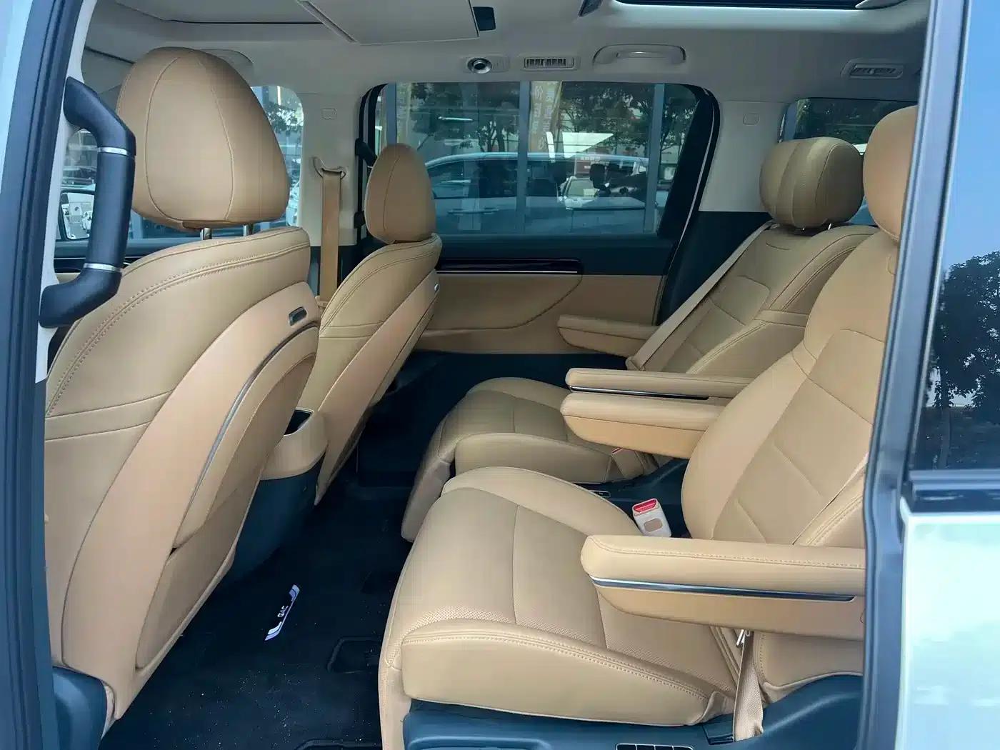 Trumpchi E8 PHEV 2024 Model 150km Dragon Glory Edition — миниатюра 6