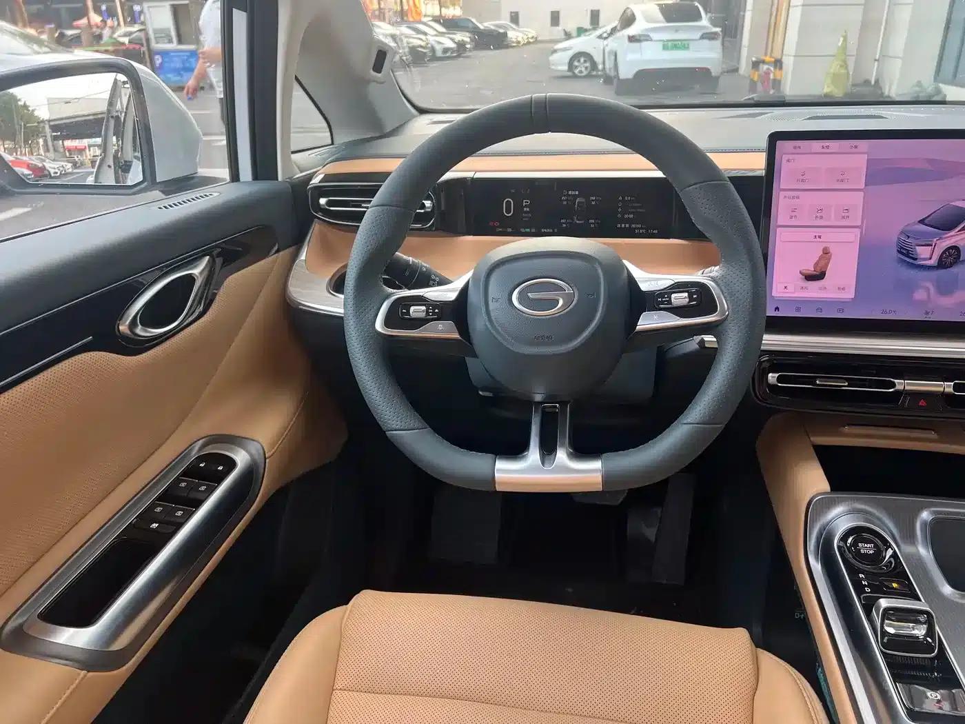Trumpchi E8 PHEV 2024 Model 150km Dragon Glory Edition — миниатюра 7