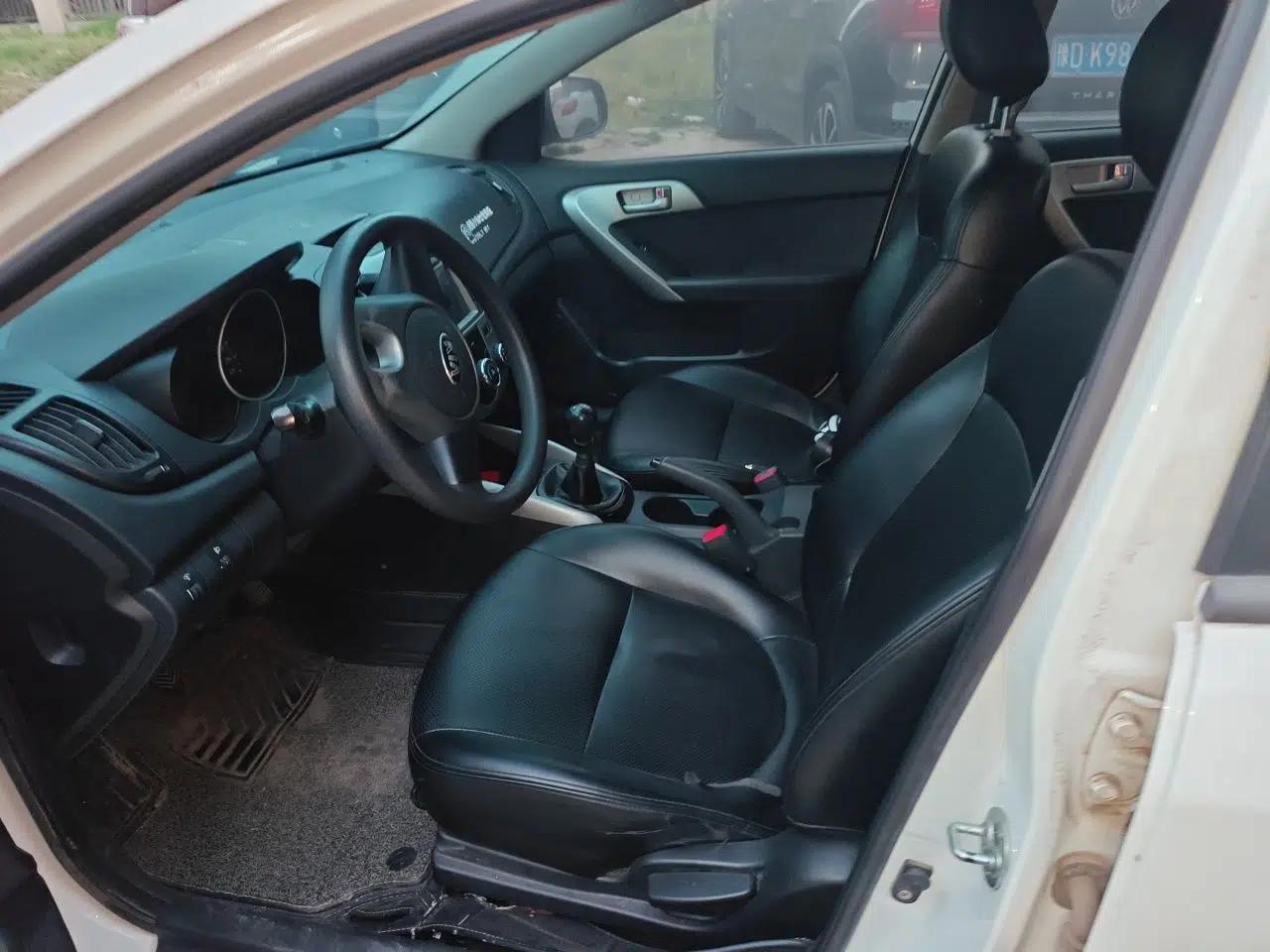 Kia Forte 2014 1.6L MT GL — миниатюра 16