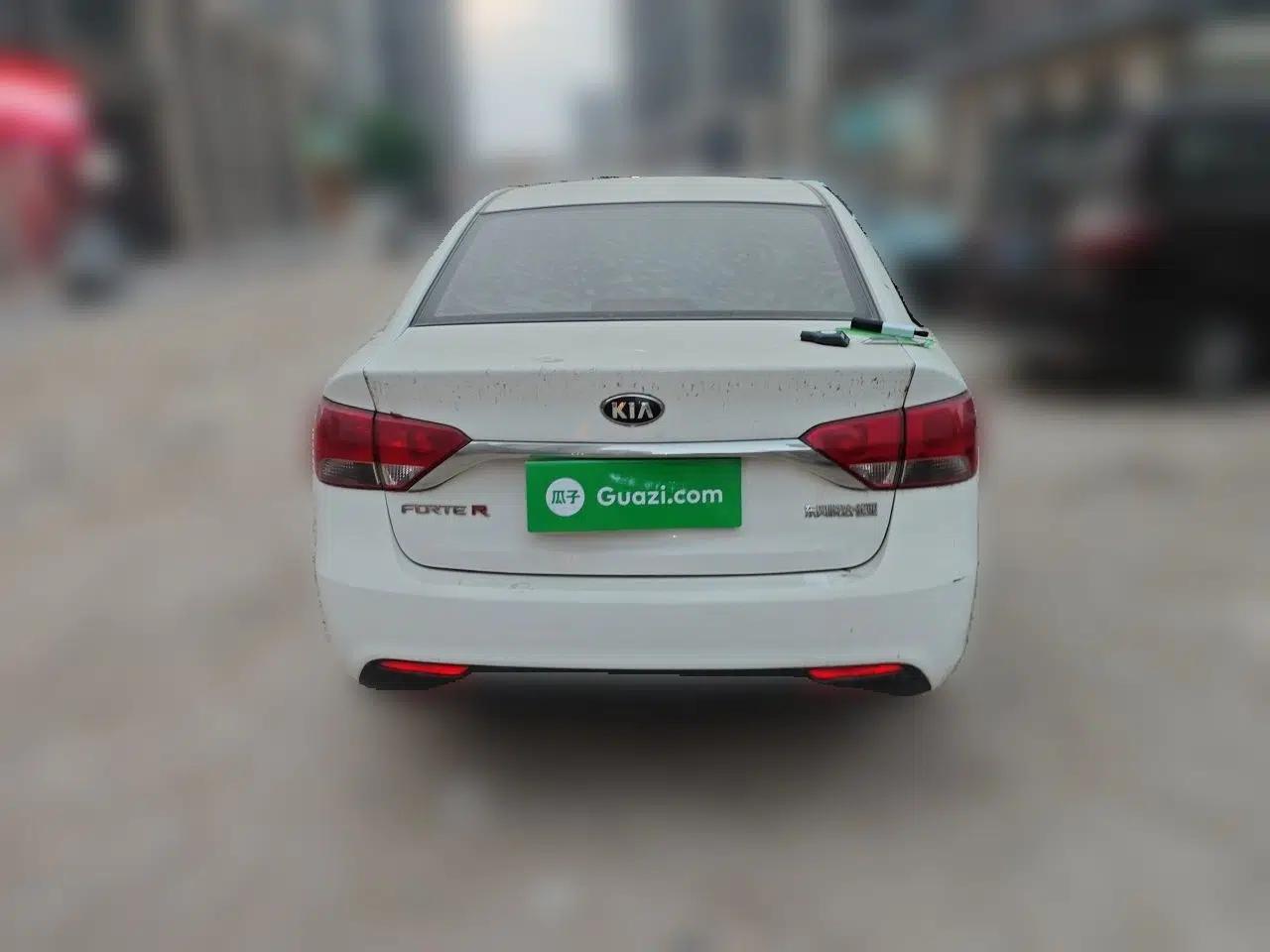 Kia Forte 2014 1.6L MT GL — миниатюра 5