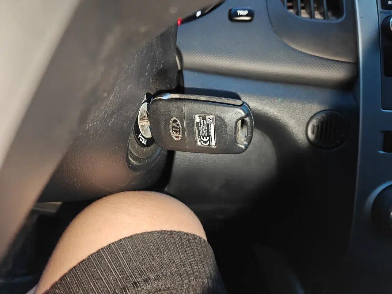 Kia Forte 2014 1.6L MT GL — миниатюра 9