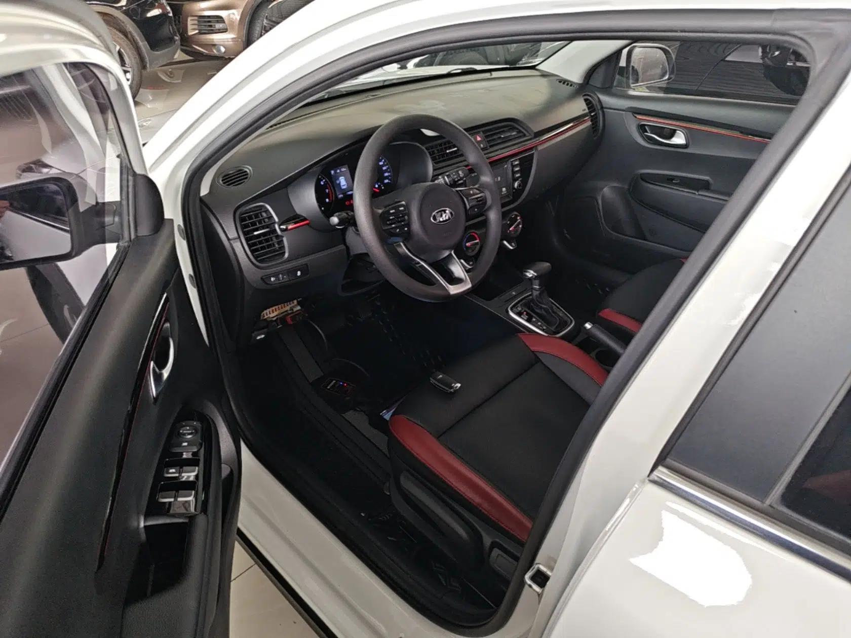 Kia KX Cross 2017 1.4L AT GLS — миниатюра 19
