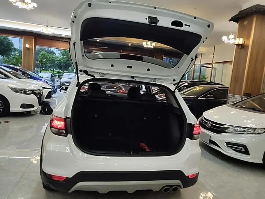 Kia KX Cross 2017 1.4L AT GLS — миниатюра 22