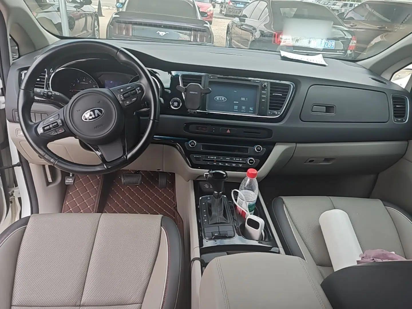Kia Carnival 2015 3.3 GDI Luxury Edition China V Standard — миниатюра 12