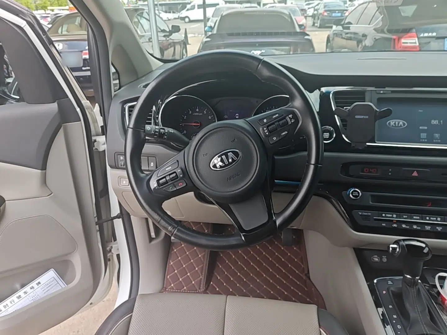 Kia Carnival 2015 3.3 GDI Luxury Edition China V Standard — миниатюра 13