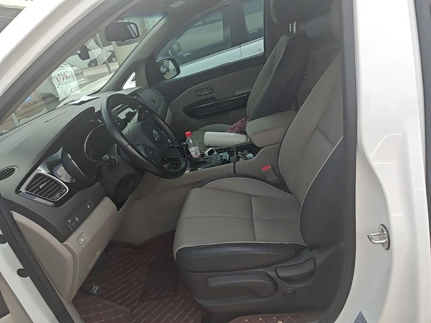 Kia Carnival 2015 3.3 GDI Luxury Edition China V Standard — миниатюра 17