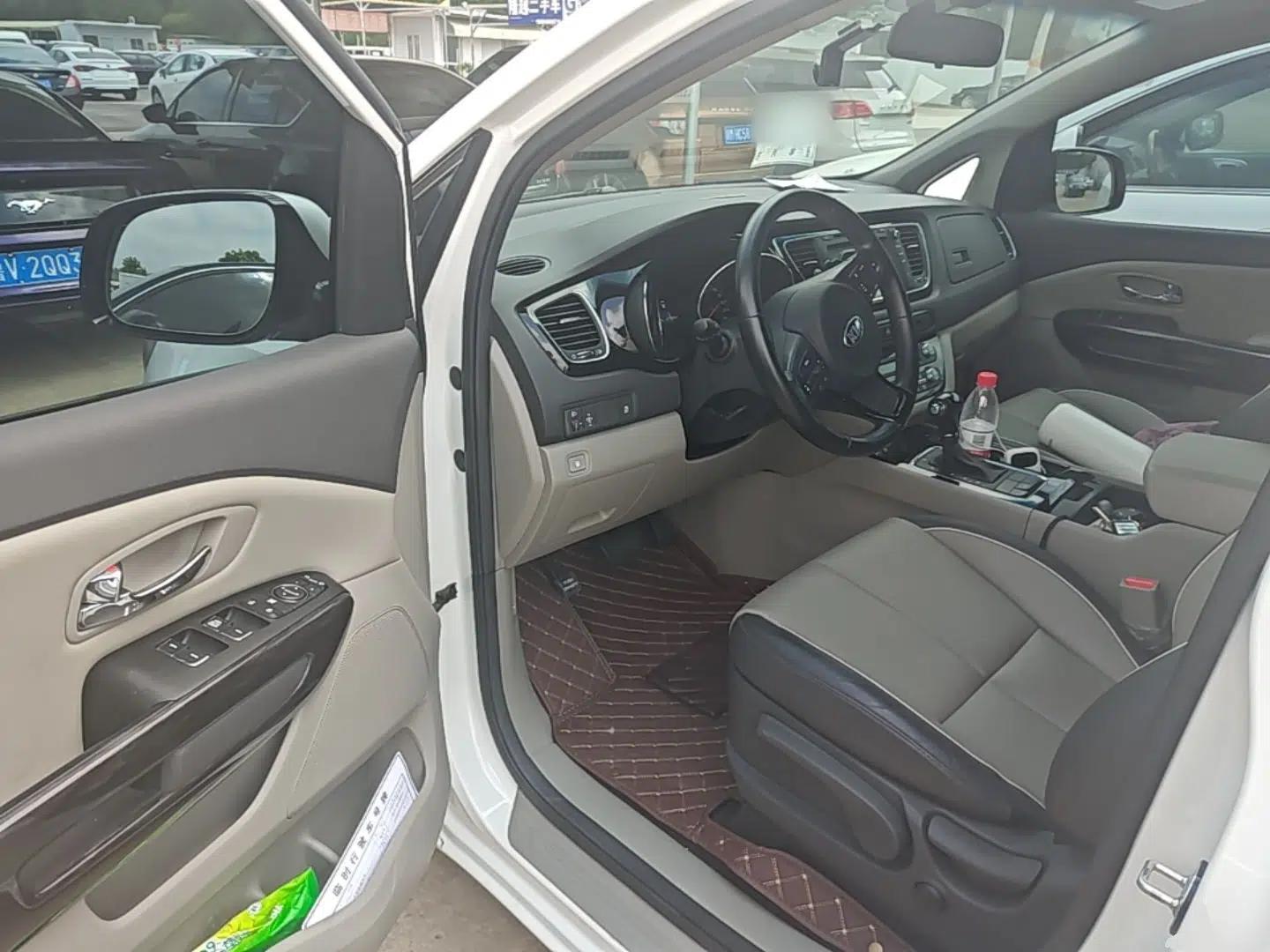 Kia Carnival 2015 3.3 GDI Luxury Edition China V Standard — миниатюра 18