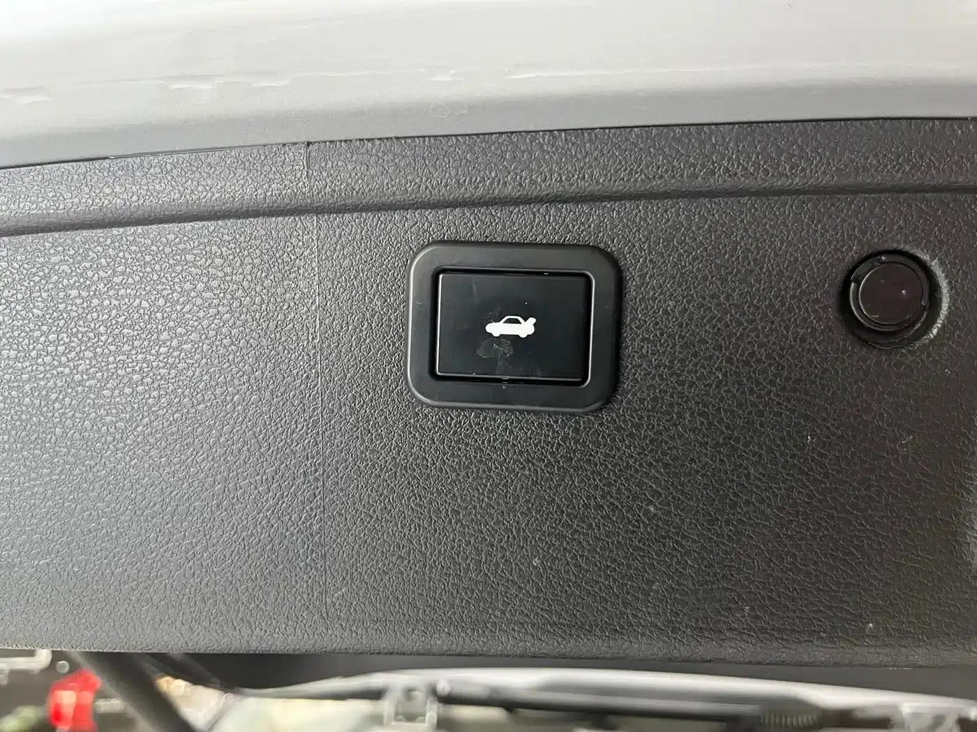 Haval H8 2015 2.0T Two-Wheel Drive Luxury Edition — миниатюра 11