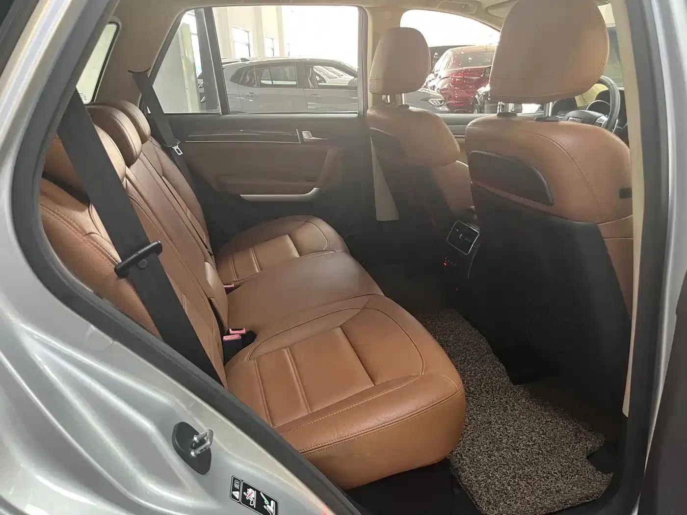 Haval H8 2015 2.0T Two-Wheel Drive Luxury Edition — миниатюра 15