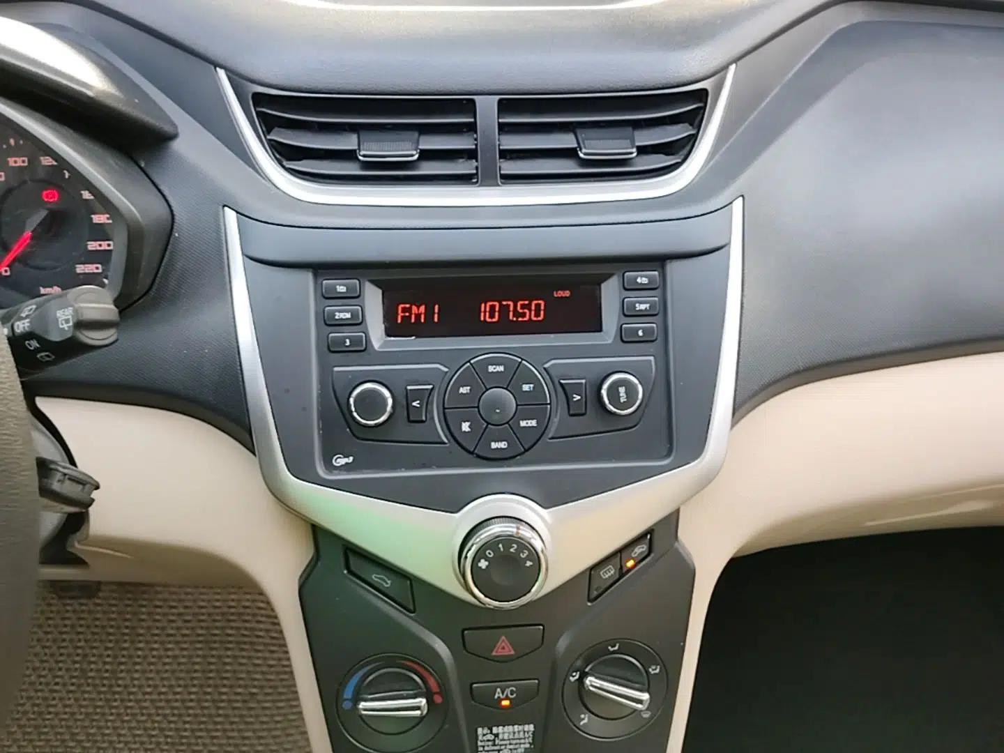 Chery Fengyun 2 2015 1.5L Manual New Edition — миниатюра 15
