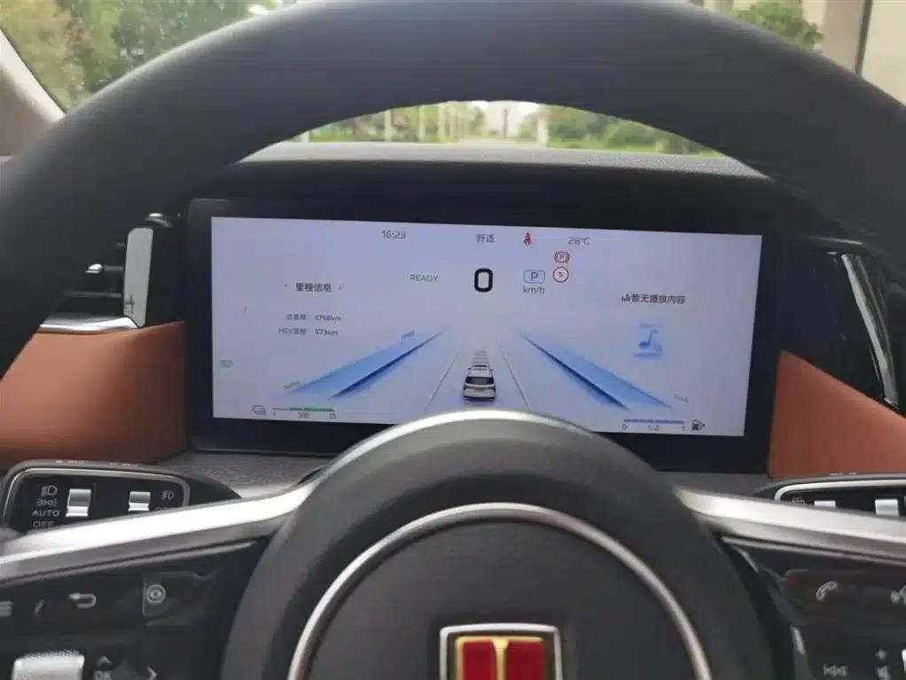Hongqi HS7 PHEV 2025 2.0T PHEV AWD 2 Millionth Unit Commemorative Edition, 6 Seats — миниатюра 14