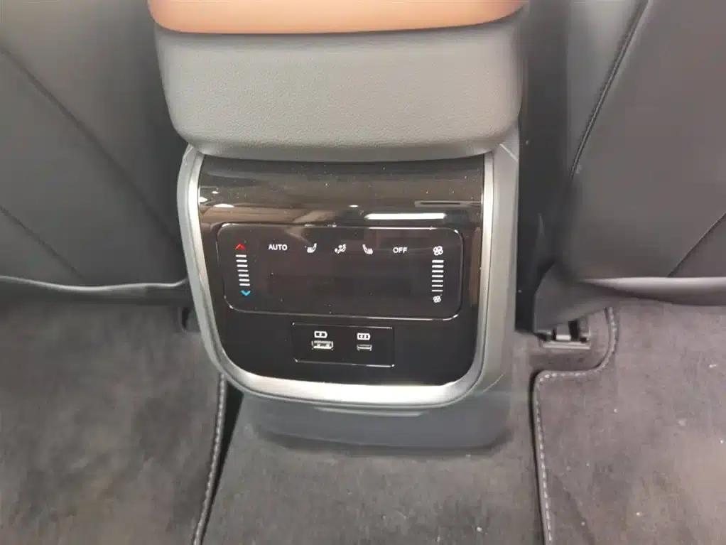 Hongqi HS7 PHEV 2025 2.0T PHEV AWD 2 Millionth Unit Commemorative Edition, 6 Seats — миниатюра 15