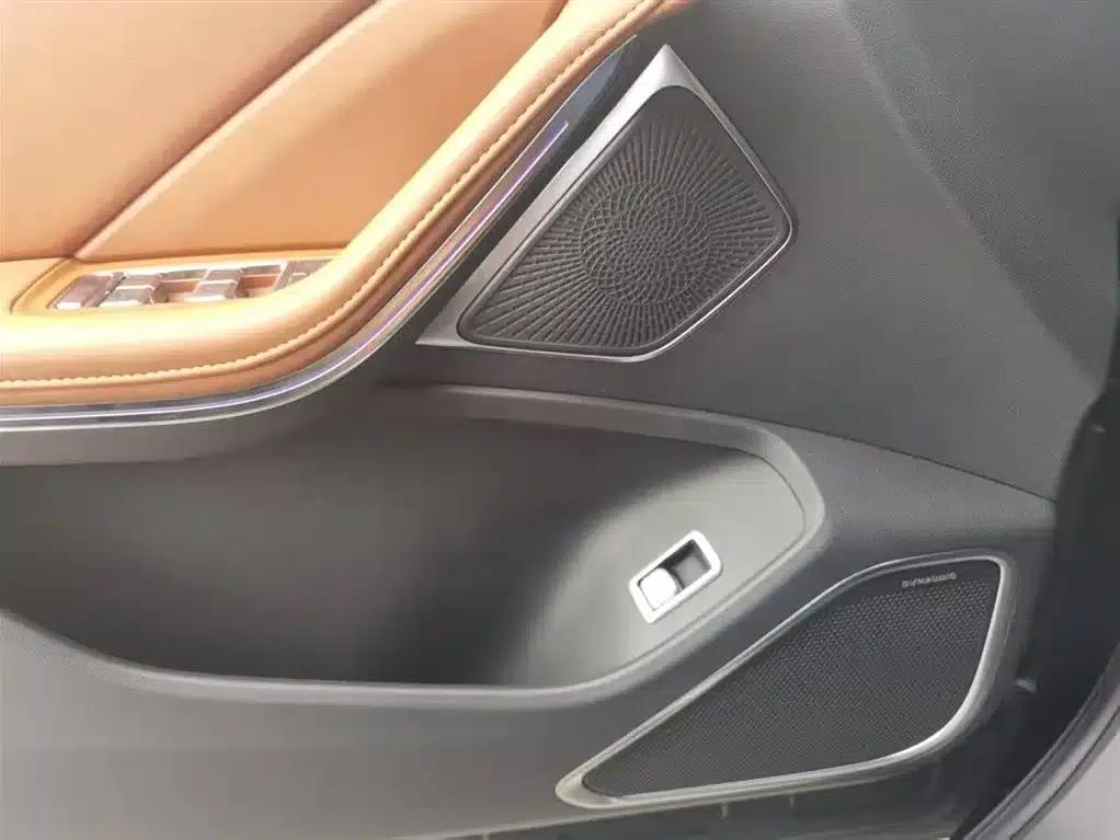 Hongqi HS7 PHEV 2025 2.0T PHEV AWD 2 Millionth Unit Commemorative Edition, 6 Seats — миниатюра 16