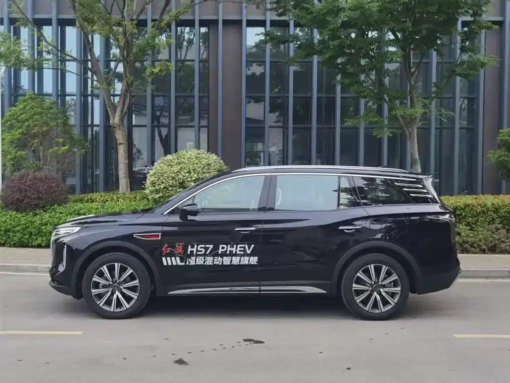 Hongqi HS7 PHEV 2025 2.0T PHEV AWD 2 Millionth Unit Commemorative Edition, 6 Seats — миниатюра 3