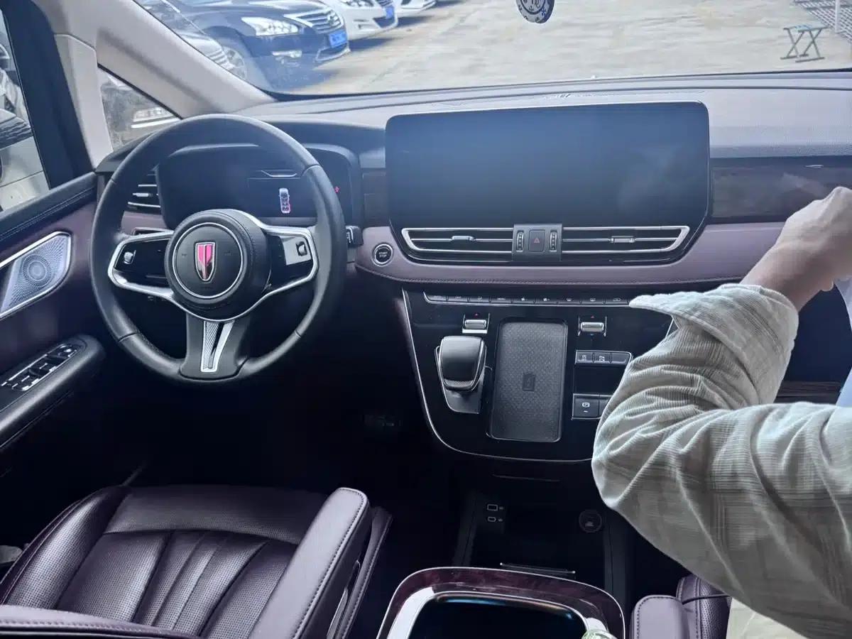 Hongqi HQ9 2023 2.0T Intelligent Flagship Edition — миниатюра 5