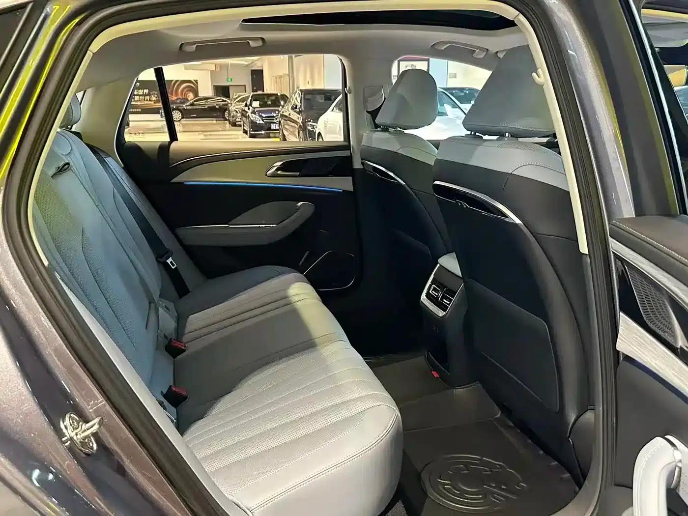 Hongqi H5 PHEV 2025 Model 170 Super Hybrid — миниатюра 7
