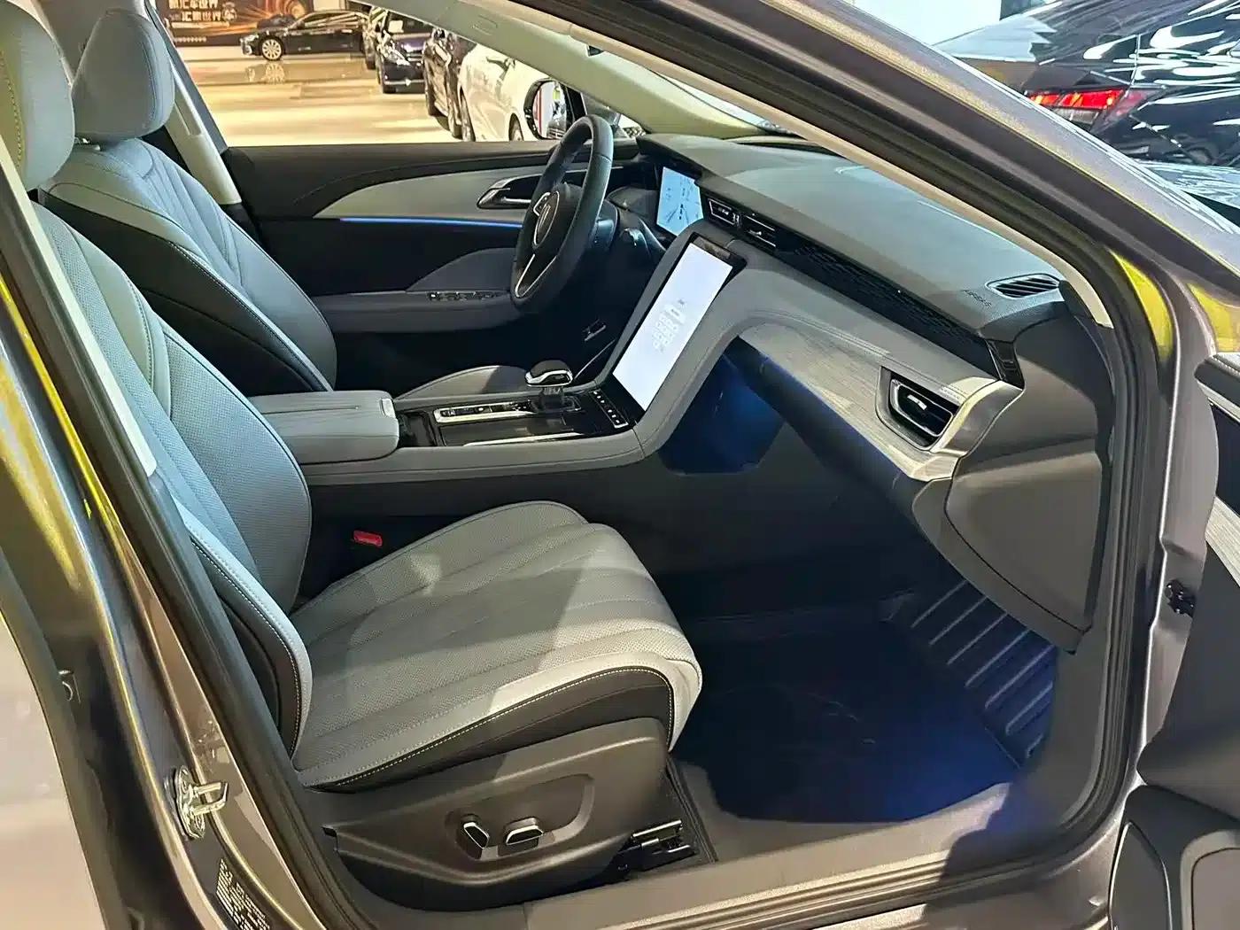 Hongqi H5 PHEV 2025 Model 170 Super Hybrid — миниатюра 8