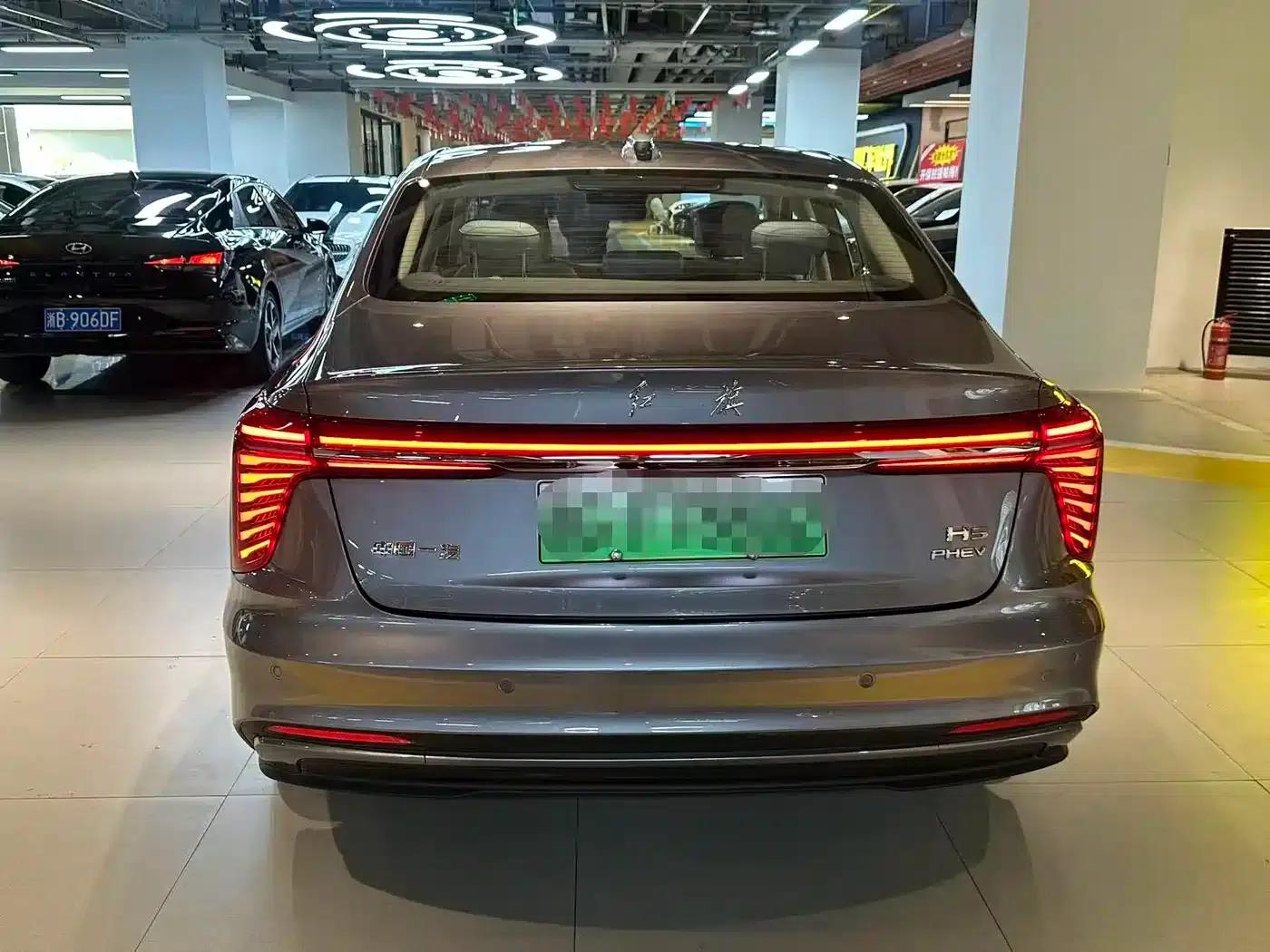 Hongqi H5 PHEV 2025 Model 170 Super Hybrid — миниатюра 9