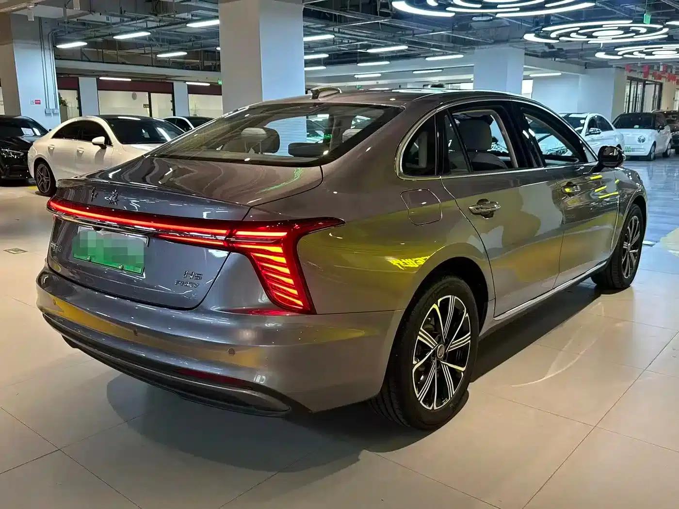 Hongqi H5 PHEV 2025 Model 170 Super Hybrid — миниатюра 10