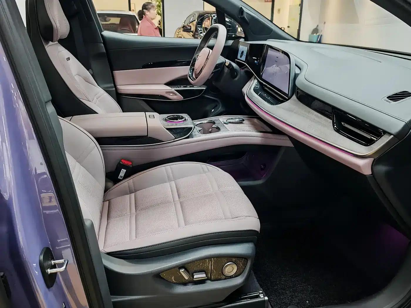 Hongqi Tiangong 08 2025 680 Ultra 4WD Edition — миниатюра 13