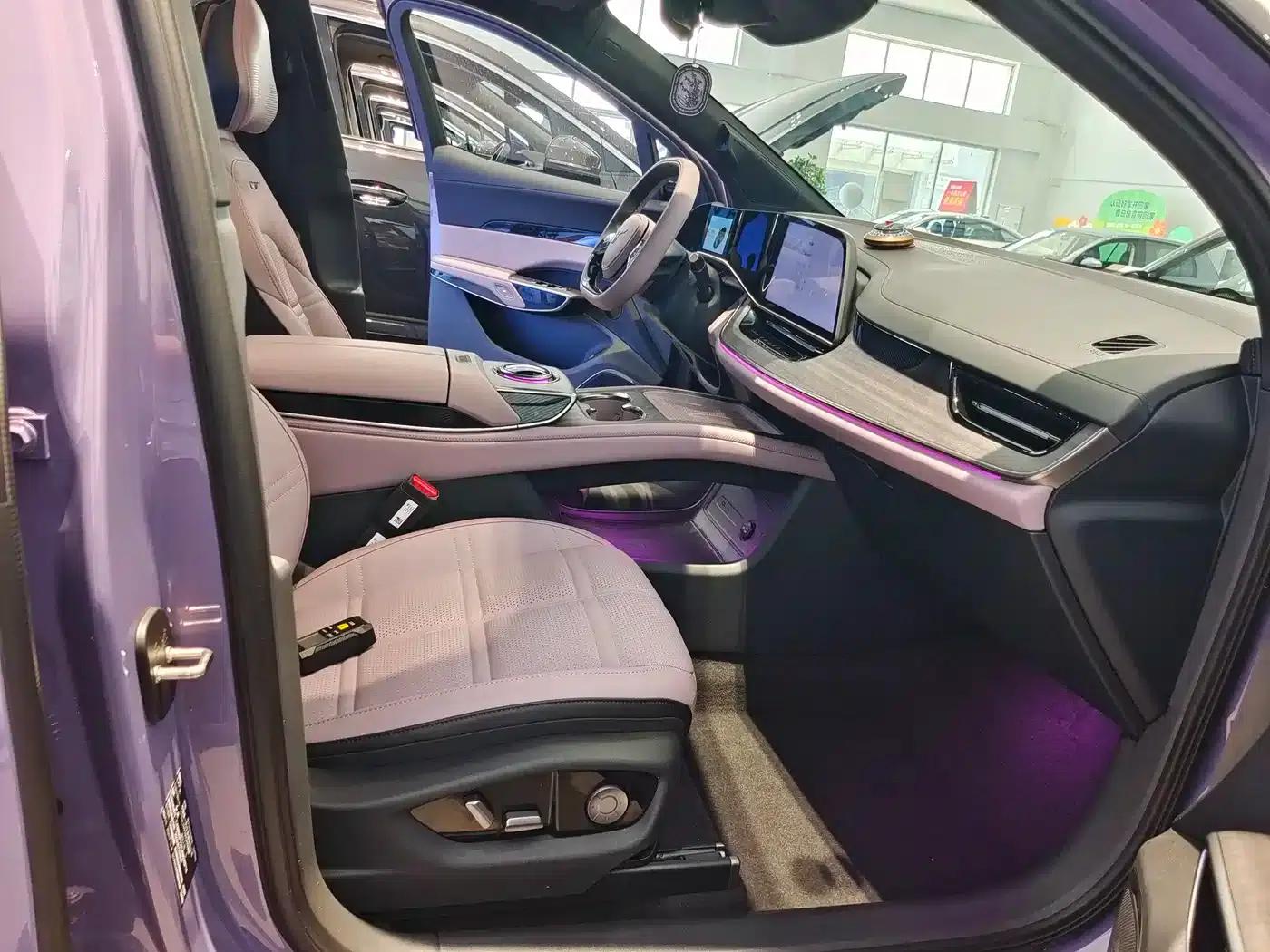 Hongqi Tiangong 08 2025 680 Ultra 4WD Edition — миниатюра 8