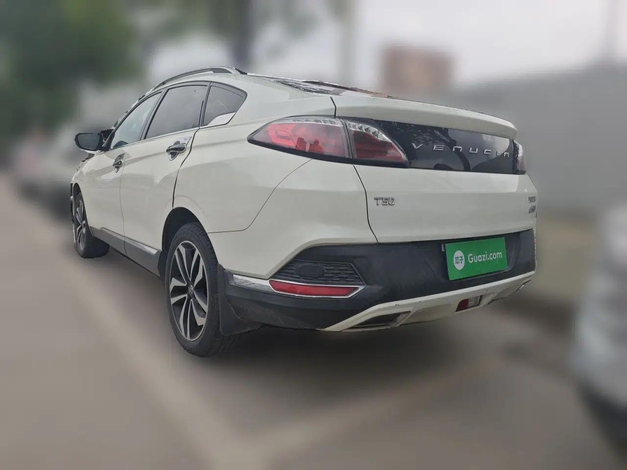 Venucia T90 2017 2.0L CVT Smart Edition — миниатюра 4