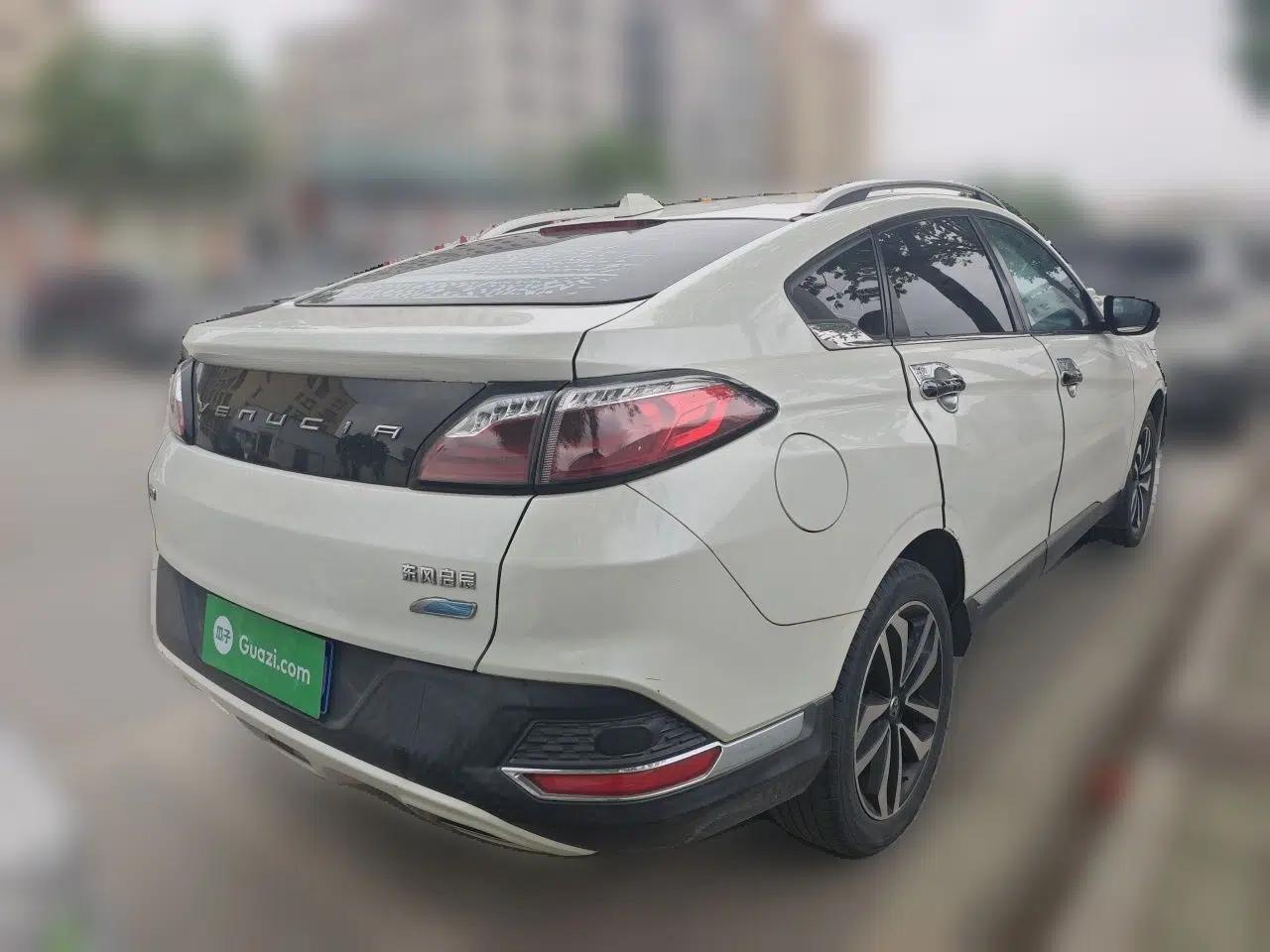 Venucia T90 2017 2.0L CVT Smart Edition — миниатюра 6