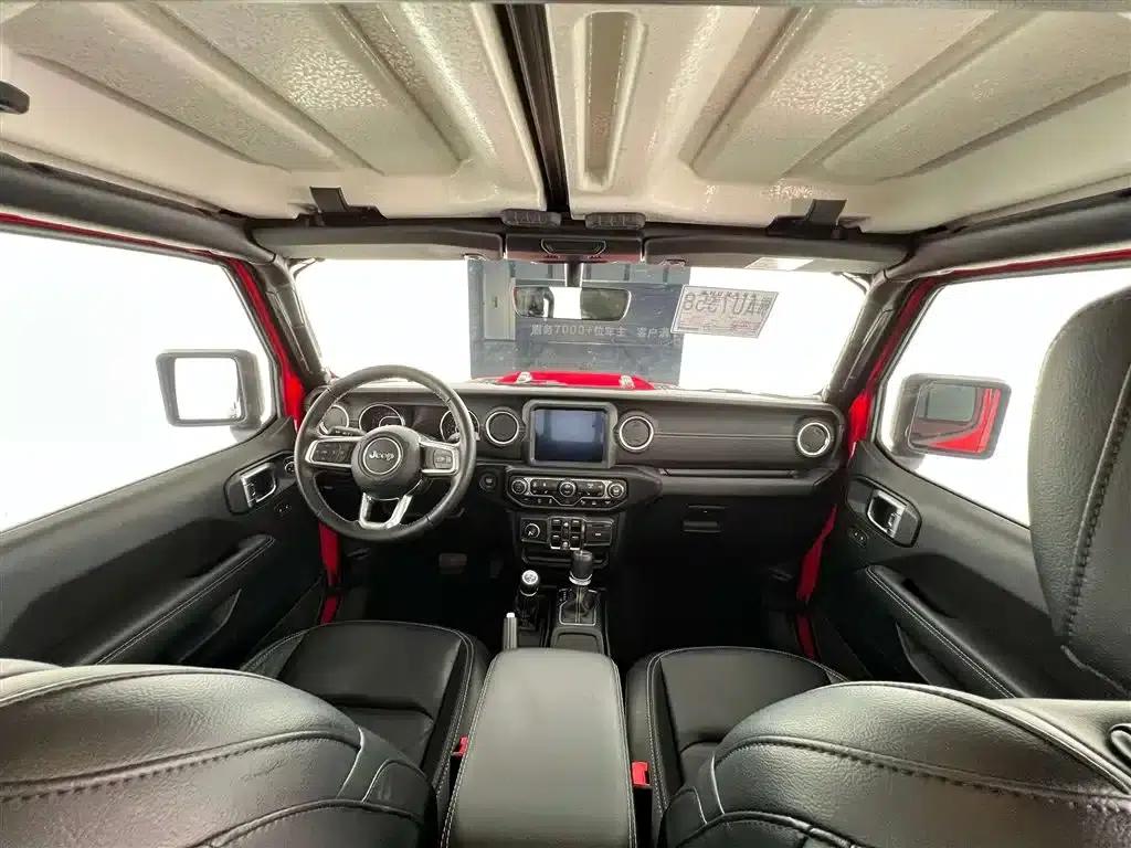 Gladiator 2022 3.6L First Edition — миниатюра 12