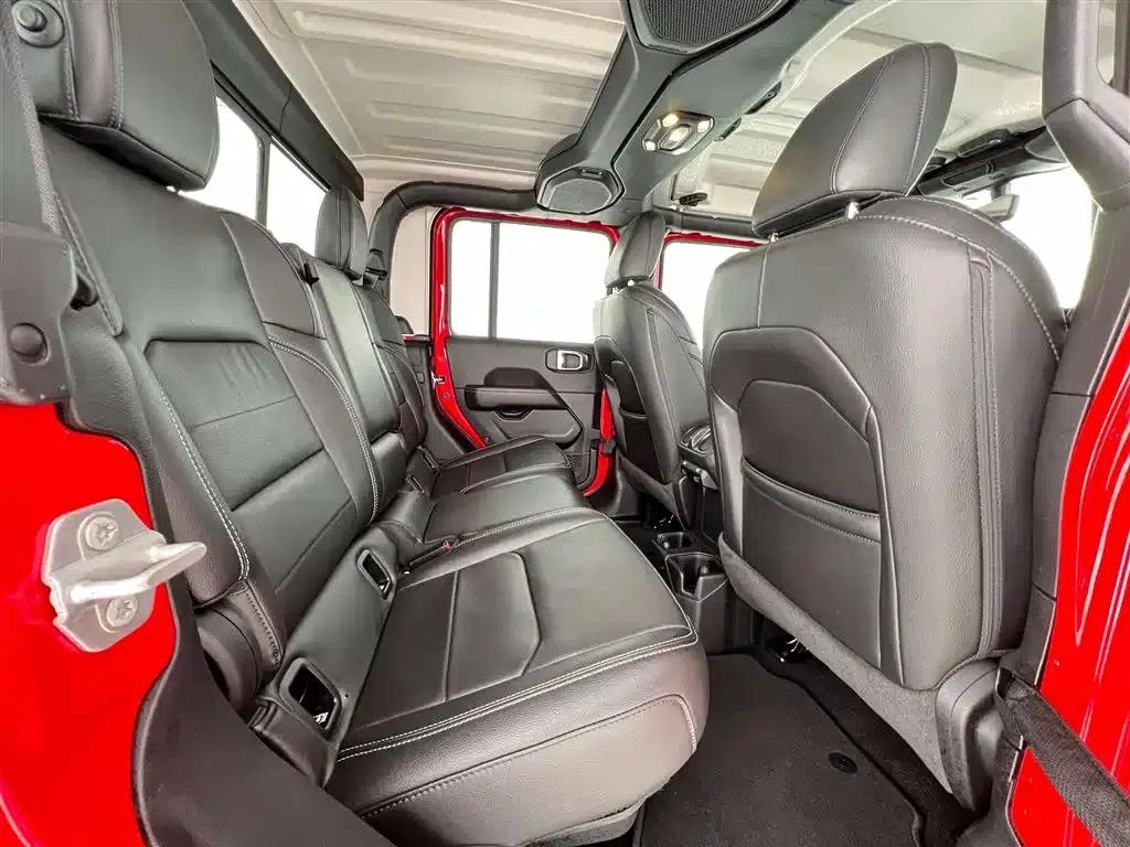 Gladiator 2022 3.6L First Edition — миниатюра 18