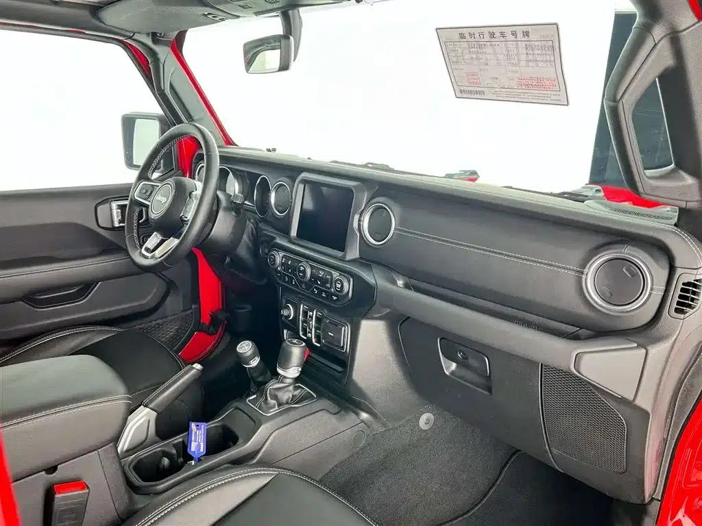 Gladiator 2022 3.6L First Edition — миниатюра 20