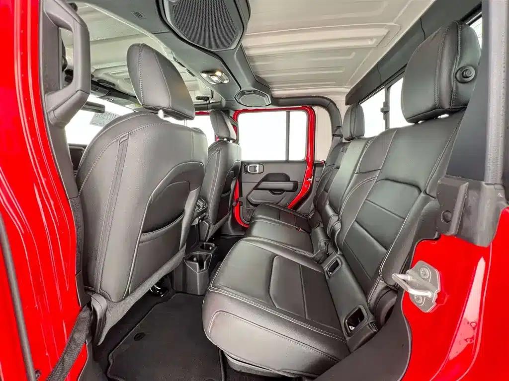 Gladiator 2022 3.6L First Edition — миниатюра 21