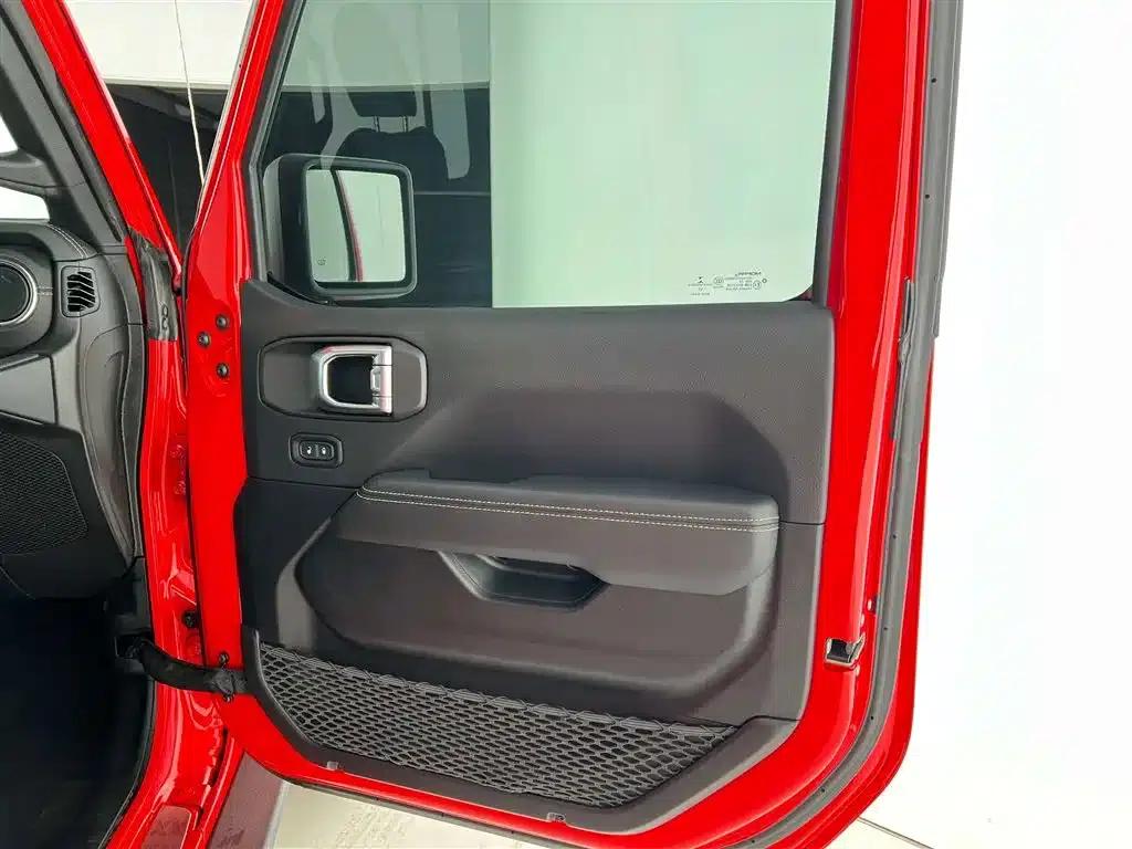 Gladiator 2022 3.6L First Edition — миниатюра 24