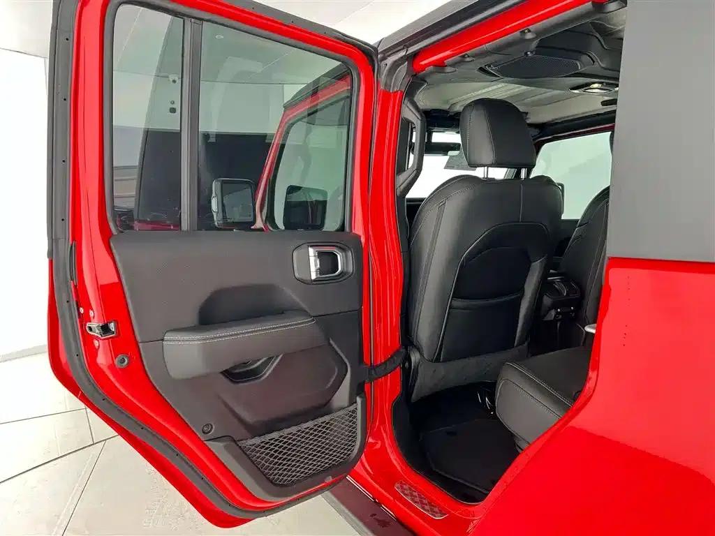 Gladiator 2022 3.6L First Edition — миниатюра 27
