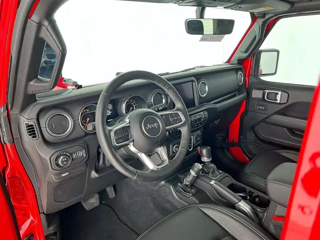 Gladiator 2022 3.6L First Edition — миниатюра 28